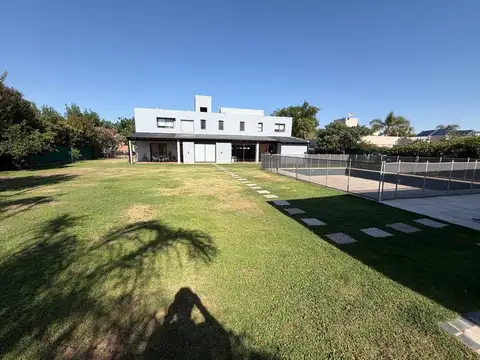 Casa en venta Greenville con quincho, pileta climatizada