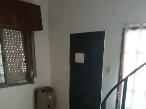 Depto Tipo Casa en Alquiler de 4 ambientes