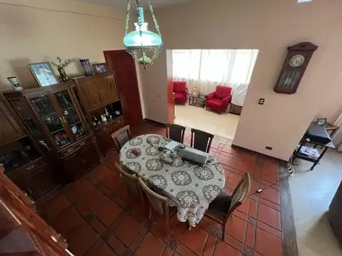 Casa en Venta con 4 cocheras
