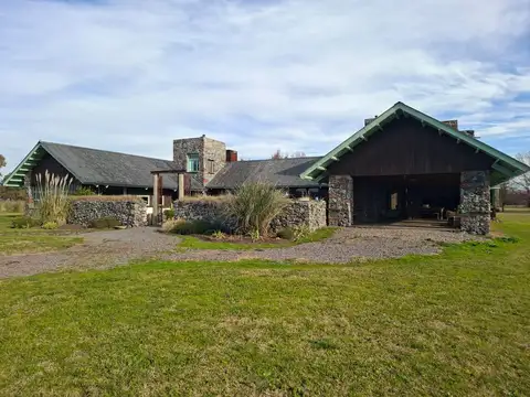 Casa en Venta con 5 cocheras