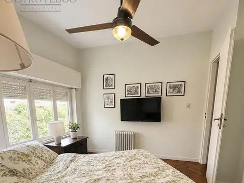 Muy linda casa en La Lucila - Calle Chelia  – 5 Dormitorios, Jardín y Pileta - Venta