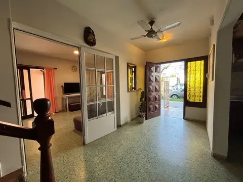 Casa 7 ambientes con 3 baños