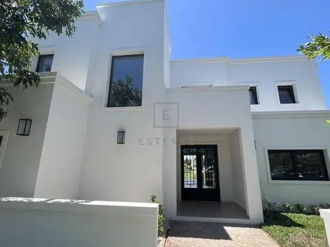 Casa a la laguna con pileta