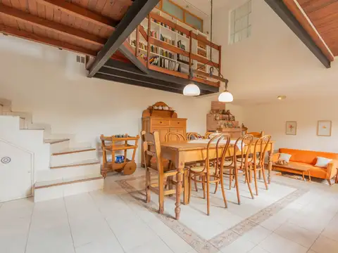 Depto Tipo Casa 5 ambientes con 2 baños