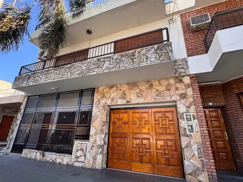 PH TRIPLEX CON PATIO Y TERRAZA ENTRE FRAY LAMAS-PTE PERON Y AV. GAONA