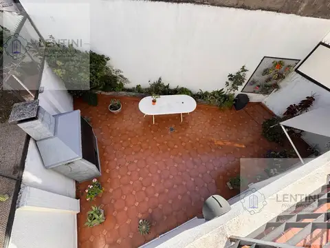 Depto Tipo Casa en Venta de 6 ambientes