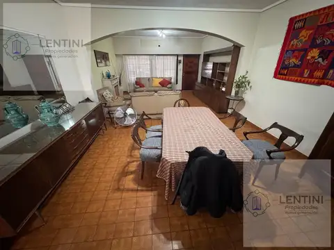 Depto Tipo Casa 6 ambientes con 4 baños