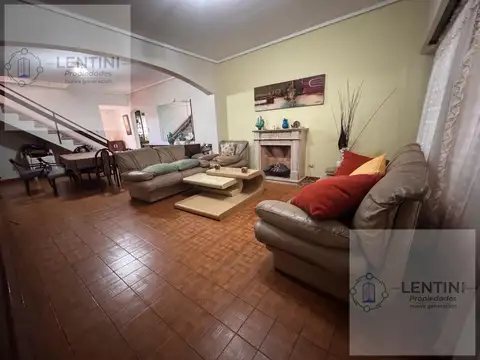 Depto Tipo Casa en Venta en Villa Sarmiento, USD 250.000