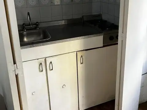 Avenida Hipólito Yrigoyen 1300