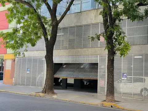 VENTA COCHERA CUBIERTA PLANTA BAJA EN BELGRANO