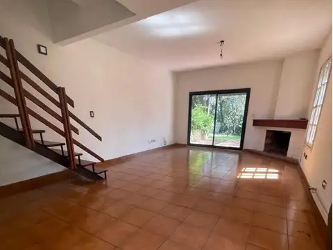 Casa 4 ambientes con 1 baño
