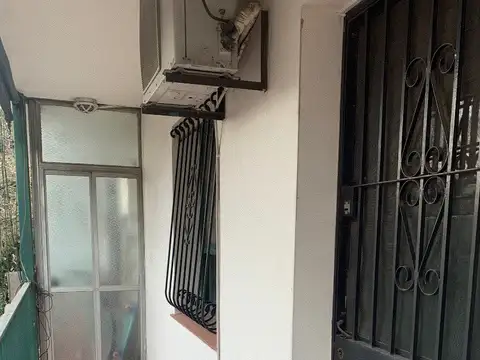 Venta departamento de tres ambientes