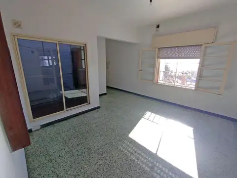 Reconquista 400- Piso 03- Departamento 02