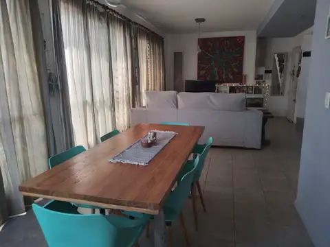 Manuel Prudan 2000, Piso 1