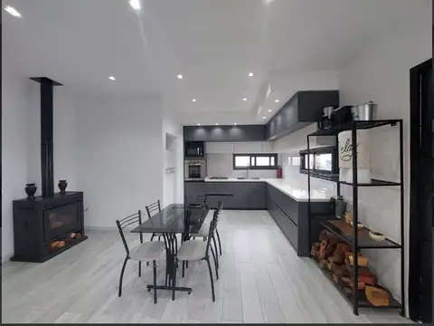 Casa en Venta con 1 cochera