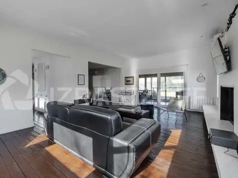 Casa 7 ambientes con 2 baños