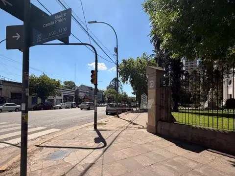 Juan José Paso 1100