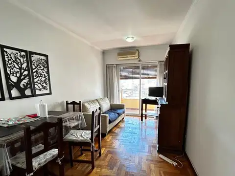 CON BALCON AL FRENTE SUPER LUMINOSO, LAVADERO, ORIENTACION NORTE 3 AMBIENTES