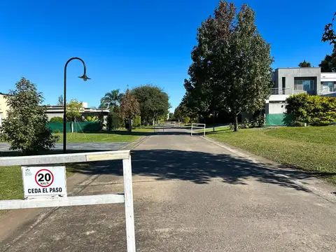 Terreno en Country Solar De Tafí, Av. Constitución  al 2800