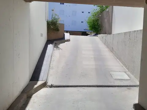 VENTA COCHERA GUEMES 1277
