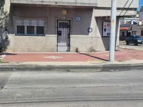 PH 3 AMB VENTA AL FRENTE CON GARAGE. LANUS OESTE.