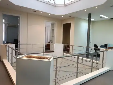Oficina Monoambiente con 4 baños
