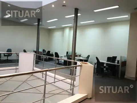 Oficina 5 ambientes con 3 baños