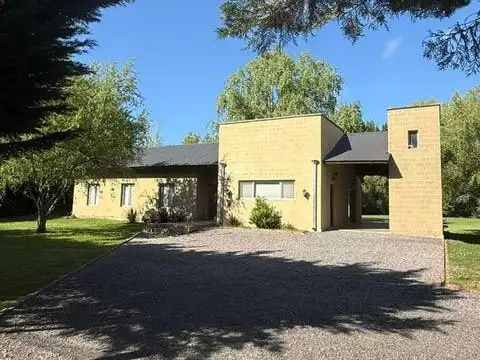 Casa en Alquiler de 3 dormitorios