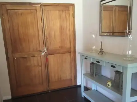 Casa en Alquiler con 1 cochera