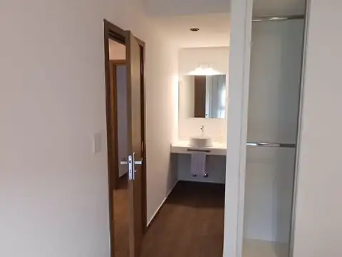 Departamento, con pileta y patio de uso exclusivo