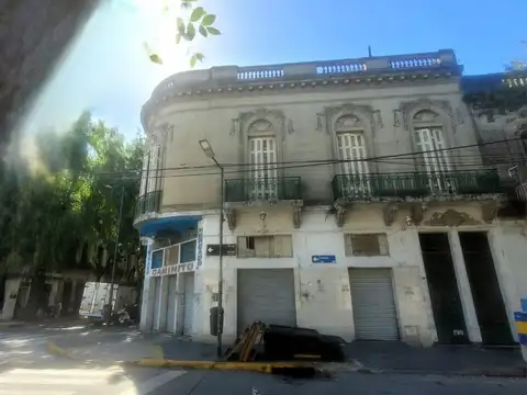 Casa 7 ambientes con 3 baños