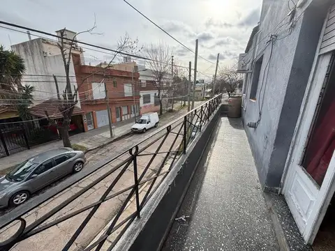 VENTA - PH 4 AMB - V.BALLESTER - A REFACCIONAR 