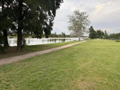 LOTE EN VENTA CON VISTA AL LAGO 1503 M2
