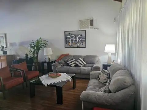 Casa en Venta en Barrio Parque Leloir, USD 600.000