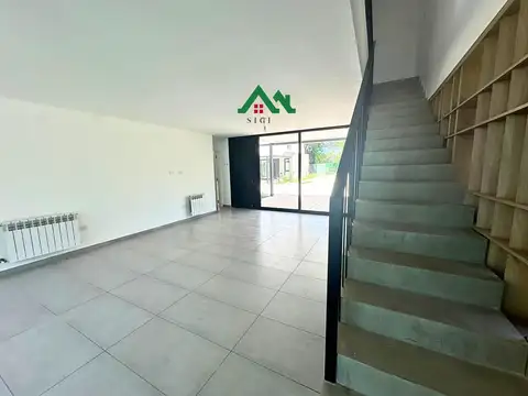 Casa 5 ambientes con 2 baños