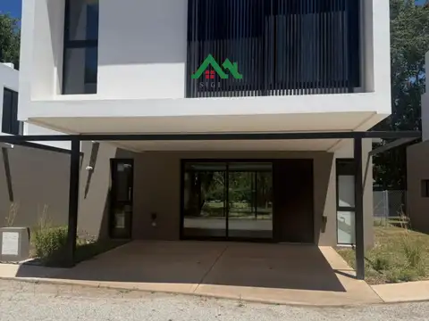 Casa a estrenar en venta en La Escondida, Arguello– 3 dormitorios, cochera doble y seguridad,