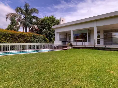 Casa en VENTA OMBUES HUDSON 4 dormitorios y pileta