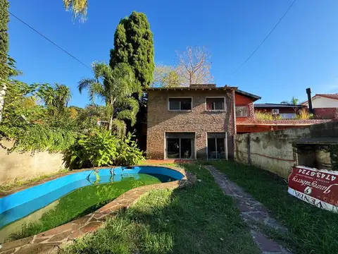 Casa en  venta para refaccionar en Punta Chica