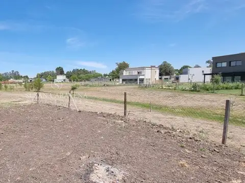 Casa  en Venta en Santa Lucia, Pilar del Este, Pilar