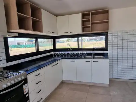 Casa en Venta en Pilar del Este - Santa Lucia, USD 170.000