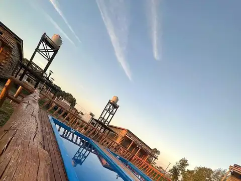 Santa Rita e/ Las Camelias y Avenida Beata Madre Petra de San José