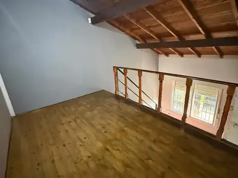 Depto Tipo Casa en Alquiler de 3 ambientes