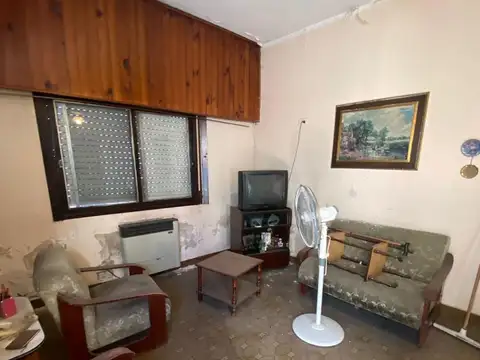 CASA A LA VENTA CON LOCAL EN SAN MIGUEL EN BARRIO MANUELITA