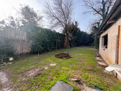 CASA EN VENTA EN MATHEU A REFACCIONAR