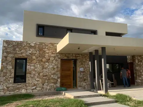 Los Robles 5901 - Terralagos - Lote 600