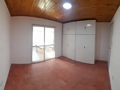 CASA EN ALQUILER CON PILETA