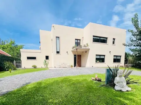 Casa Chalet  en Venta en Altos de Manzanares, Pilar, G.B.A. Zona Norte