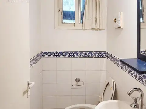 Casa en Alquiler con 1 cochera