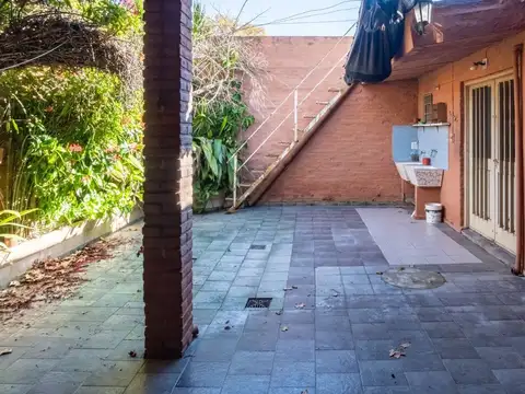 VENTA CASA BELGRANO TRES DORMITORIOS