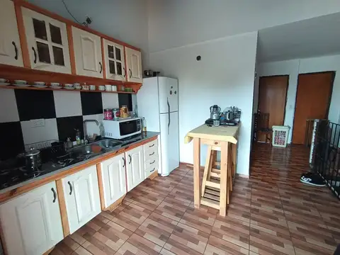 VENTA DUPLEX 4 AMB. COCHERA Y BALCON  L.MIRADOR